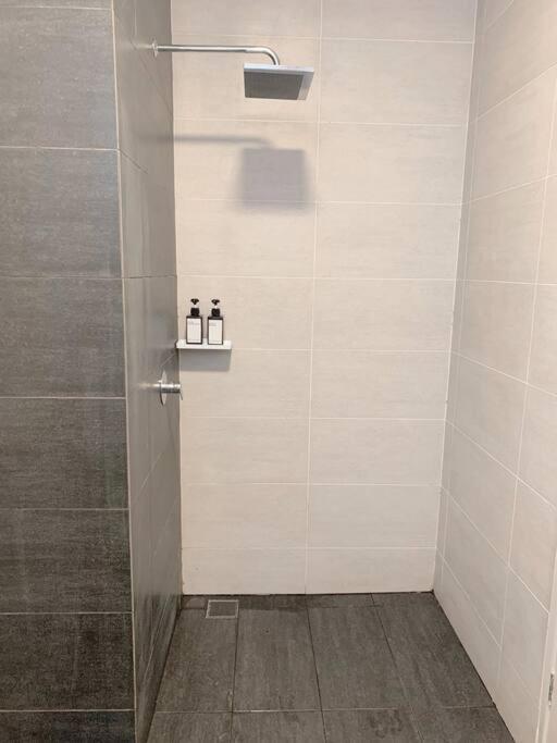 Netflix 2 Bedroom Troika Kota Bharu Homestay 1812 Buitenkant foto