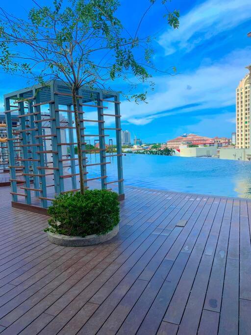 Netflix 2 Bedroom Troika Kota Bharu Homestay 1812 Buitenkant foto